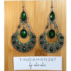 Cascade Green Gemstone WaterFall-Like Hollow Carving Metal Earrings‎